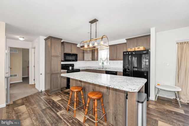 18 MOUNT VERNON DR, Keedysville, MD 21756