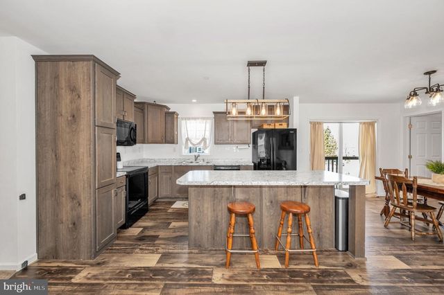 18 MOUNT VERNON DR, Keedysville, MD 21756