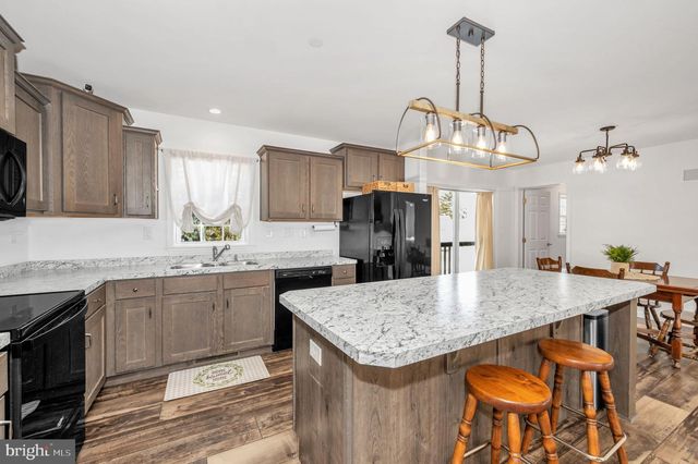 18 MOUNT VERNON DR, Keedysville, MD 21756