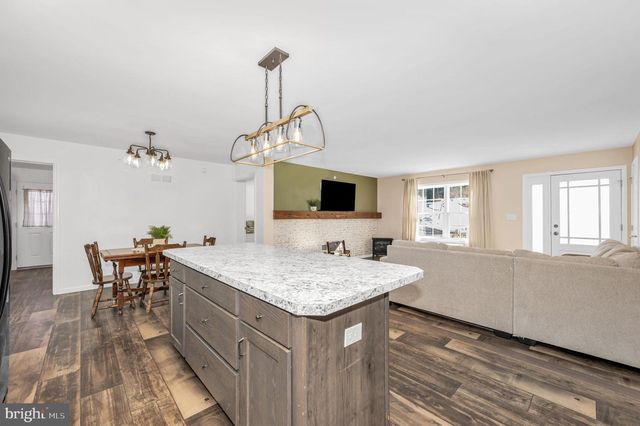 18 MOUNT VERNON DR, Keedysville, MD 21756