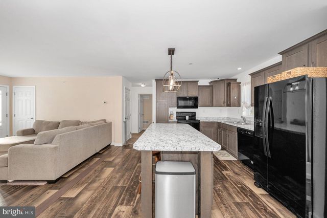 18 MOUNT VERNON DR, Keedysville, MD 21756