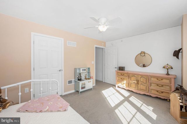 18 MOUNT VERNON DR, Keedysville, MD 21756