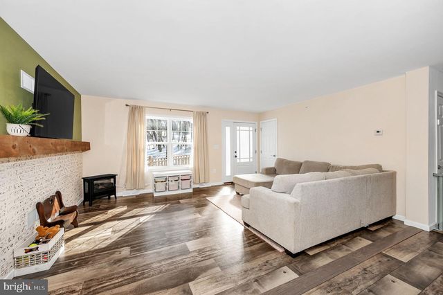 18 MOUNT VERNON DR, Keedysville, MD 21756