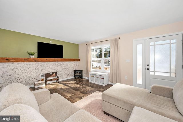 18 MOUNT VERNON DR, Keedysville, MD 21756