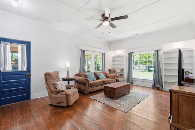 211 NE Third Street, Bryant, AR 72022