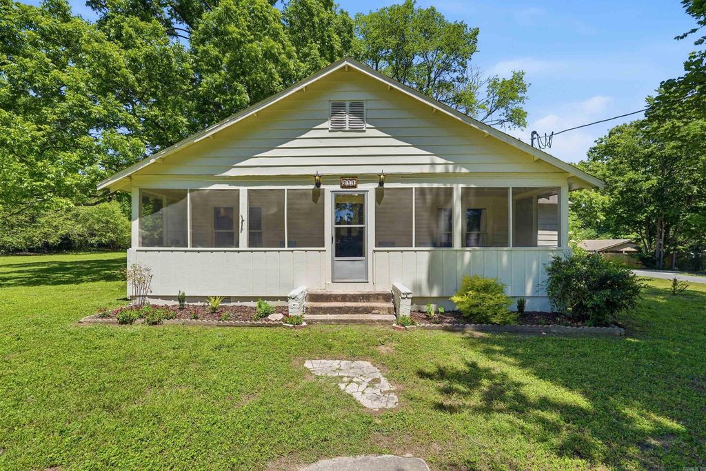 211 NE Third Street, Bryant, AR 72022