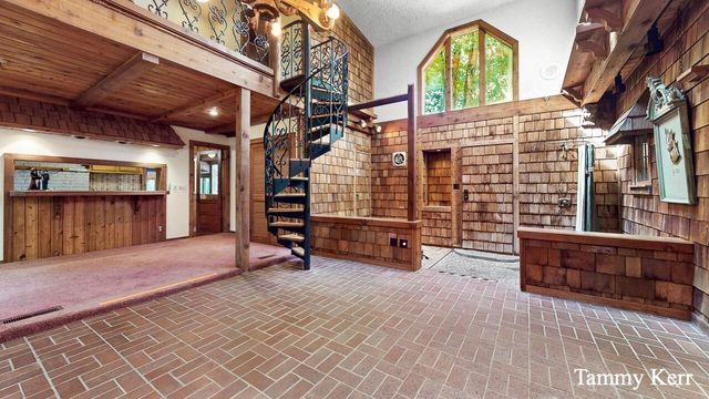 2450 Lakeshore Drive, Fennville, MI 49408