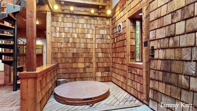 2450 Lakeshore Drive, Fennville, MI 49408