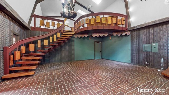 2450 Lakeshore Drive, Fennville, MI 49408