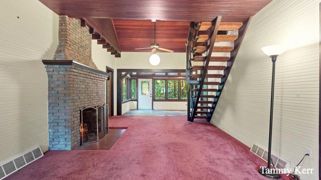 2450 Lakeshore Drive, Fennville, MI 49408