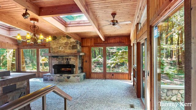 2450 Lakeshore Drive, Fennville, MI 49408