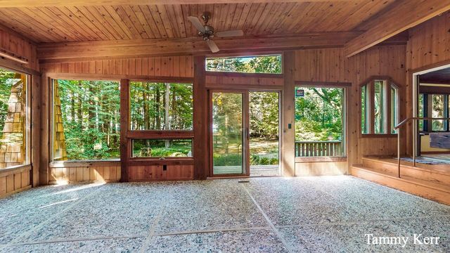 2450 Lakeshore Drive, Fennville, MI 49408
