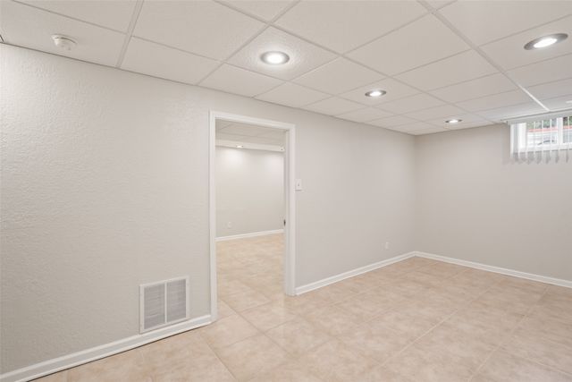 2520 Riverwoods Avenue, Des Moines, IA 50320