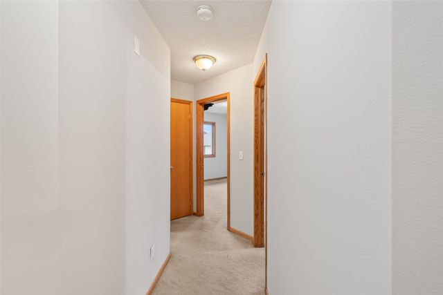 2520 Riverwoods Avenue, Des Moines, IA 50320