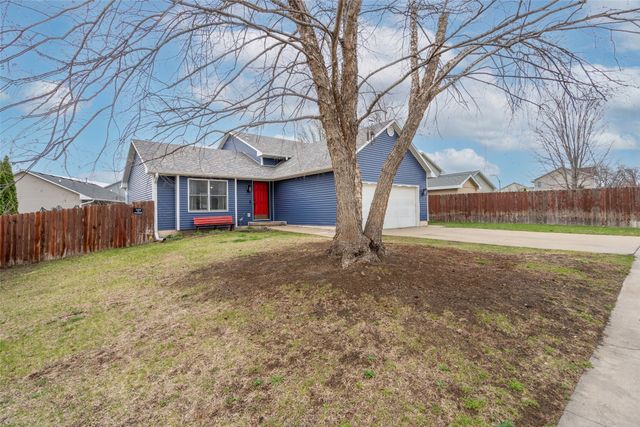 2520 Riverwoods Avenue, Des Moines, IA 50320