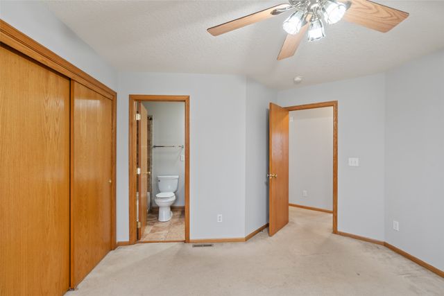 2520 Riverwoods Avenue, Des Moines, IA 50320