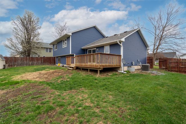 2520 Riverwoods Avenue, Des Moines, IA 50320