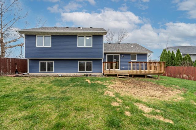 2520 Riverwoods Avenue, Des Moines, IA 50320