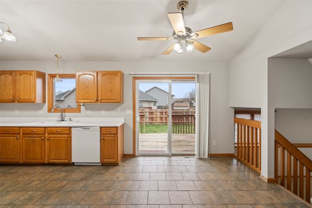 2520 Riverwoods Avenue, Des Moines, IA 50320