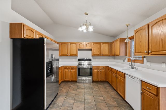 2520 Riverwoods Avenue, Des Moines, IA 50320