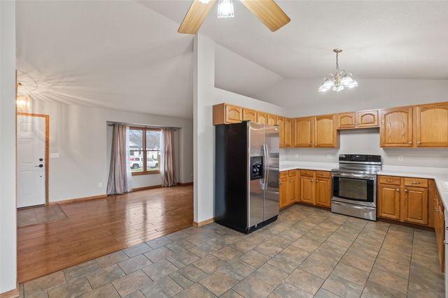 2520 Riverwoods Avenue, Des Moines, IA 50320