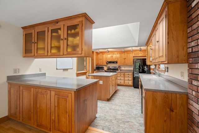 13 Henley Rd, Acton, MA 01720