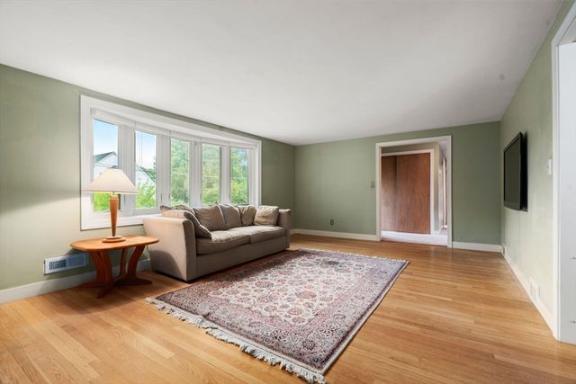 13 Henley Rd, Acton, MA 01720
