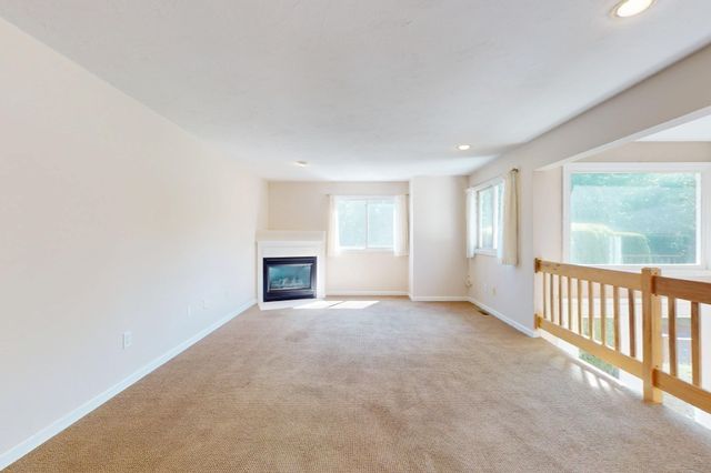 98 Algonquin Tr 98, Ashland, MA 01721