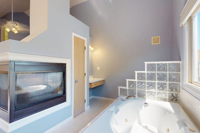 98 Algonquin Tr 98, Ashland, MA 01721