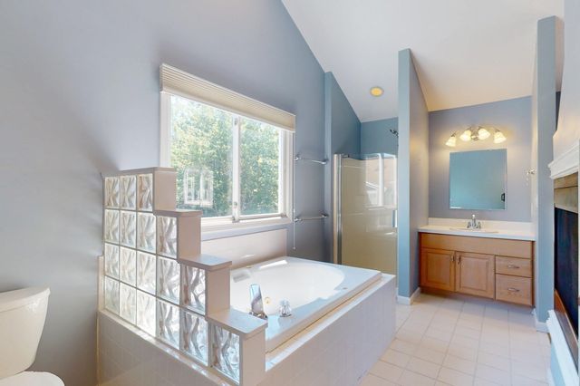 98 Algonquin Tr 98, Ashland, MA 01721