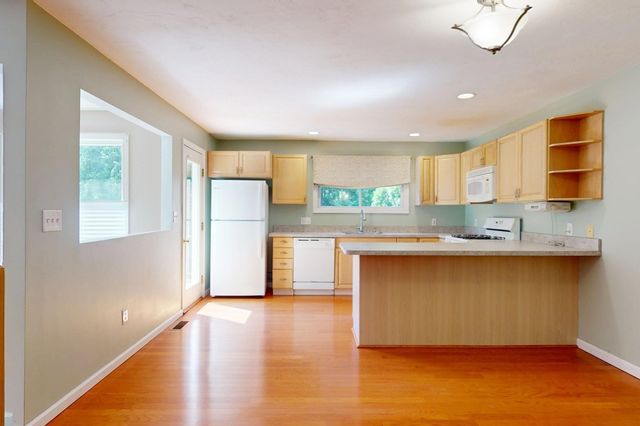 98 Algonquin Tr 98, Ashland, MA 01721