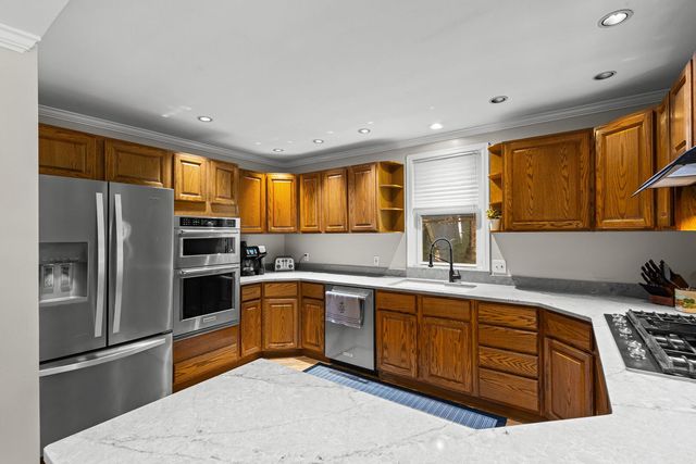 3422 Oakwood Drive, Island Lake, IL 60042