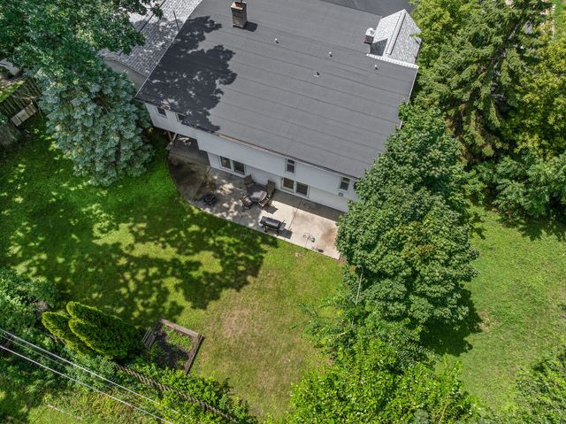 3422 Oakwood Drive, Island Lake, IL 60042