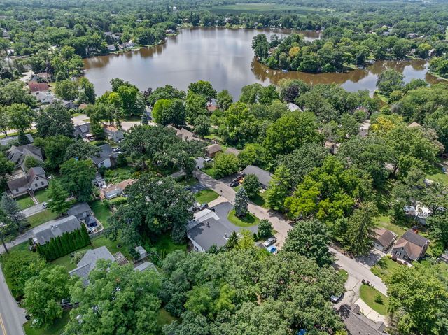 3422 Oakwood Drive, Island Lake, IL 60042