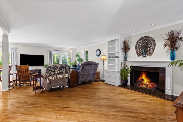 3422 Oakwood Drive, Island Lake, IL 60042