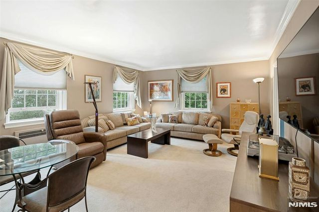 185 E Palisade Avenue D11B, Englewood, NJ 07631
