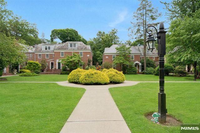 185 E Palisade Avenue D11B, Englewood, NJ 07631