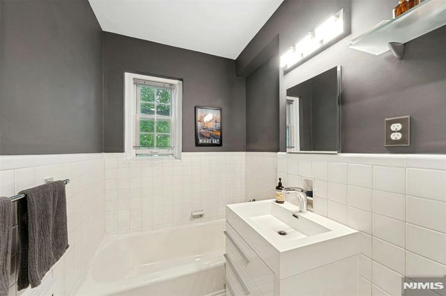 185 E Palisade Avenue D11B, Englewood, NJ 07631
