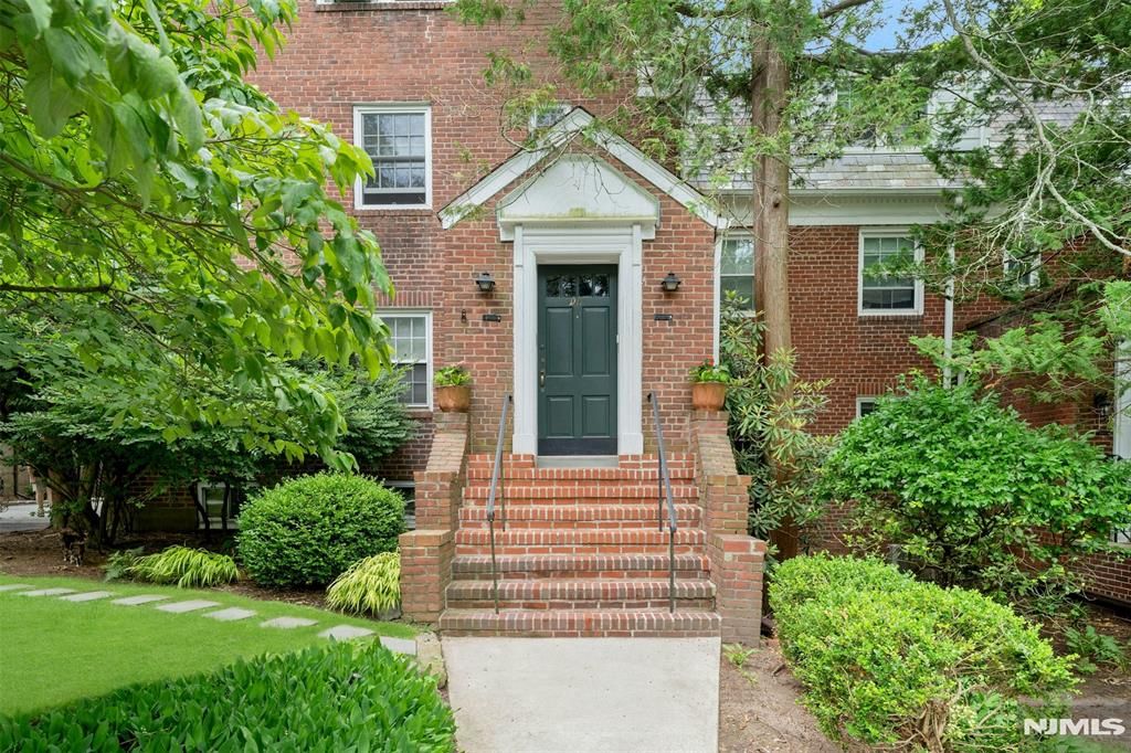 185 E Palisade Avenue D11B, Englewood, NJ 07631