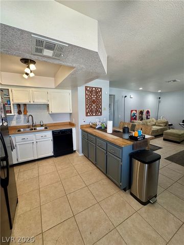 7928 Diamond Rock Way 201, Las Vegas, NV 89128