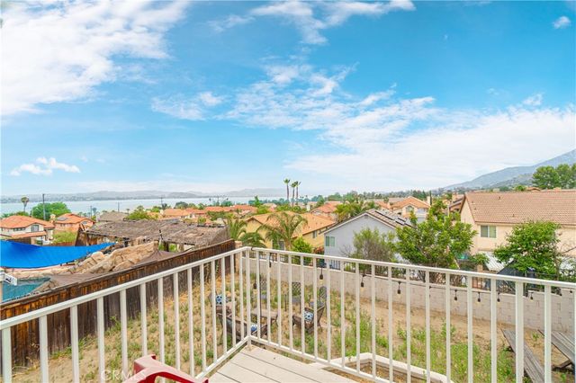 33130 Shoreline, Lake Elsinore, CA 92530
