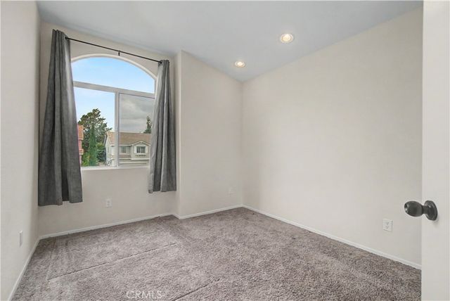 33130 Shoreline, Lake Elsinore, CA 92530