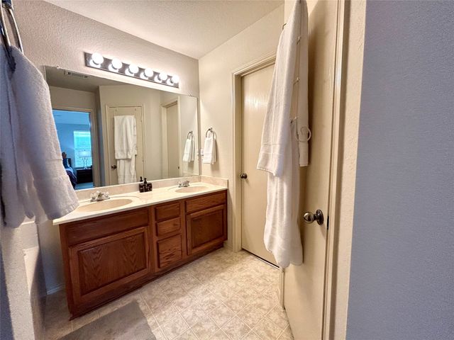 8853 STIRRUP Way, Fort Worth, TX 76244