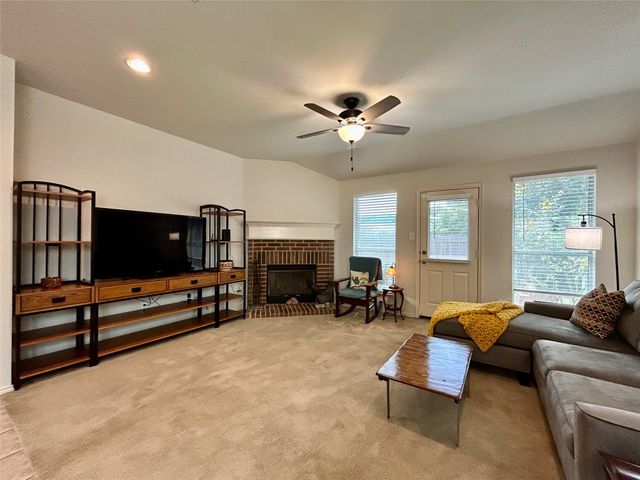 8853 STIRRUP Way, Fort Worth, TX 76244