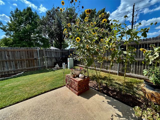 8853 STIRRUP Way, Fort Worth, TX 76244