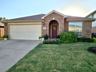 8853 STIRRUP Way, Fort Worth, TX 76244