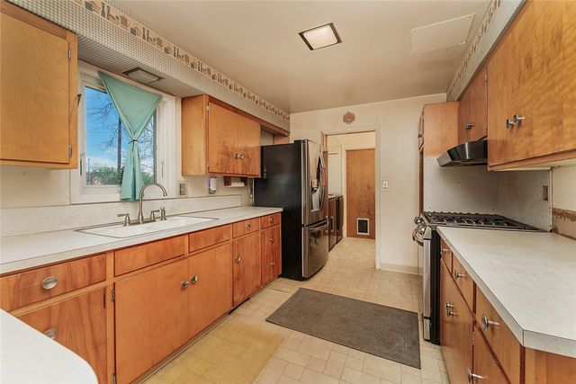 15 S Crestwood Drive, Billings, MT 59102