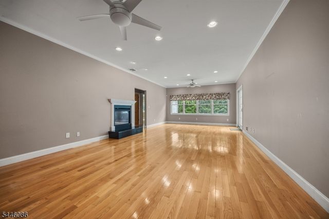 44 Hughes Ln, Watchung Boro, NJ 07069