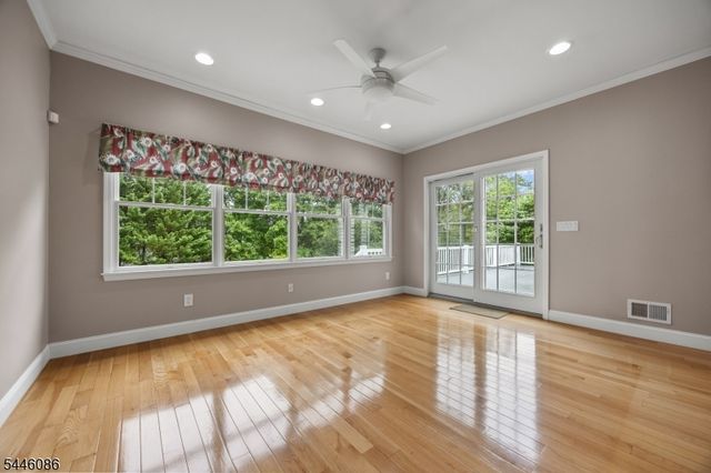 44 Hughes Ln, Watchung Boro, NJ 07069
