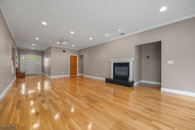 44 Hughes Ln, Watchung Boro, NJ 07069